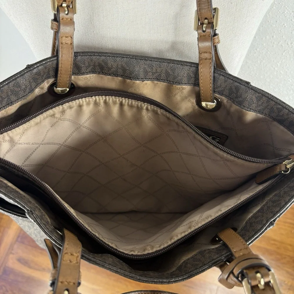 Michael Kors Jet Set Item Large East/West Top Zip Tote Iconic Brown Monogram